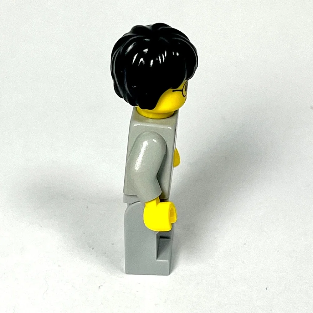 LEGO Harry Potter Minifigure hp005 Yellow Head Light Gray Gryffindor Sweater